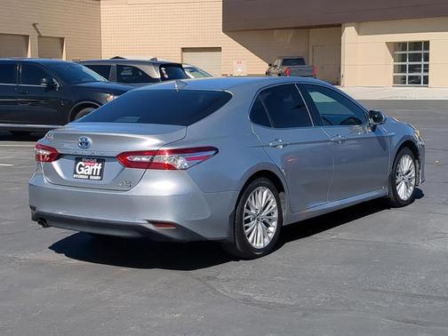 2019 Toyota Camry Hybrid LE