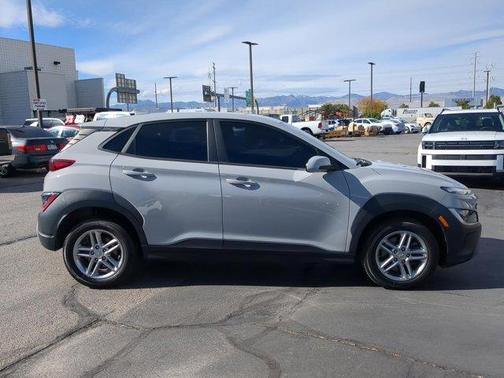 2022 Hyundai KONA SE