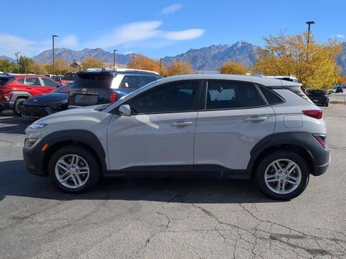 2022 Hyundai KONA SE