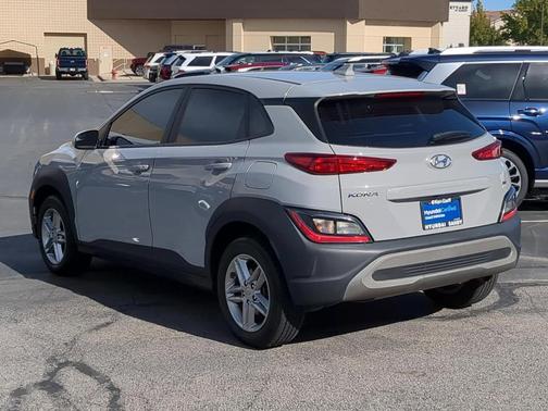 2022 Hyundai KONA SE