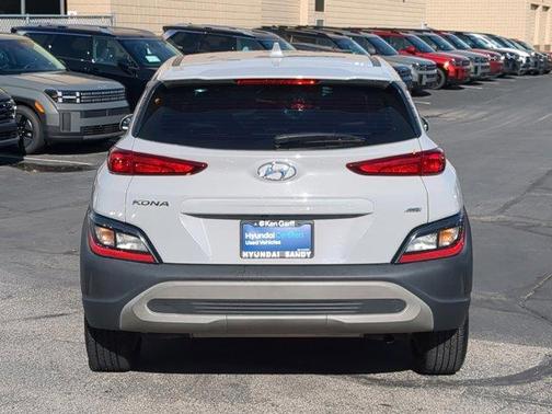 2022 Hyundai KONA SE