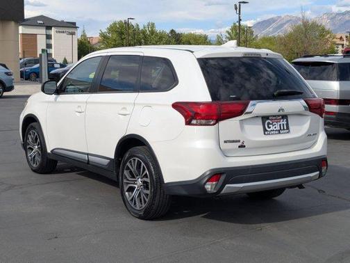 2017 Mitsubishi Outlander ES
