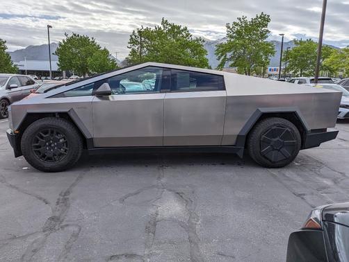 2024 Tesla Cybertruck Base