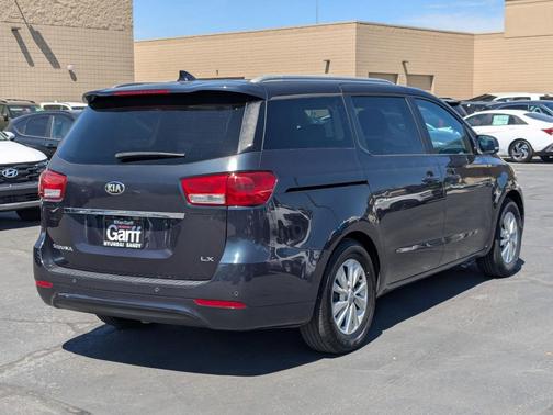 2017 Kia Sedona LX