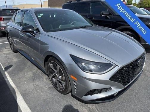 Shimmering Silver Pearl 2022 Hyundai SONATA SEL Plus