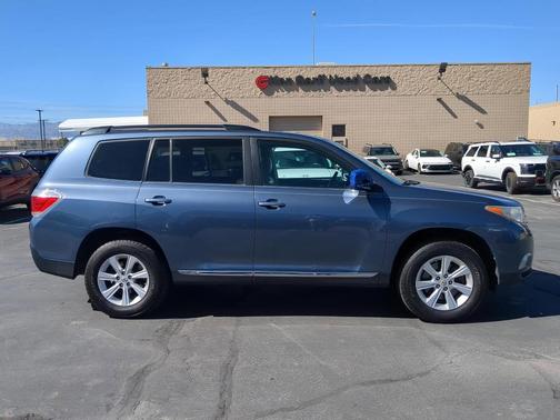 2011 Toyota Highlander SE