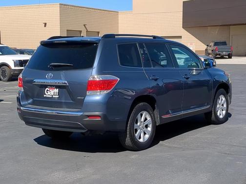 2011 Toyota Highlander SE