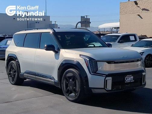 Ivory Silver 2024 Kia EV9 GT-Line