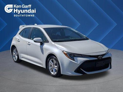White 2019 Toyota Corolla Hatchback SE