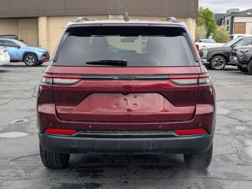 2025 Jeep Grand Cherokee Laredo