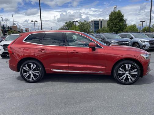2022 Volvo XC60 B5 Inscription