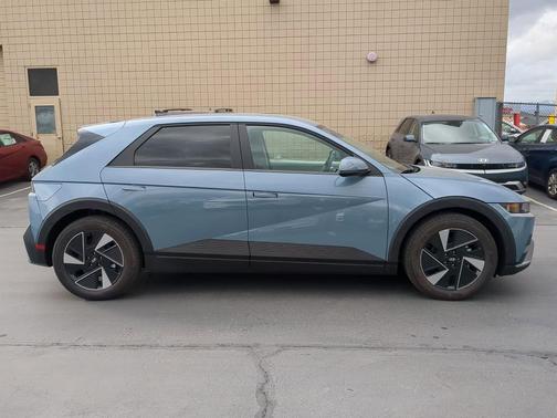 2025 Hyundai IONIQ 5 SE