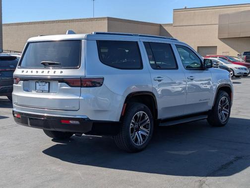 Silver Zynith 2023 Jeep Wagoneer Series II