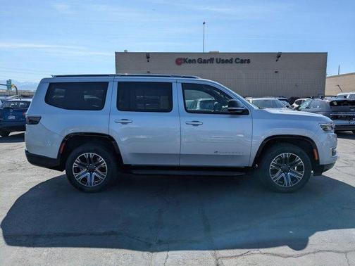 Silver Zynith 2023 Jeep Wagoneer Series II