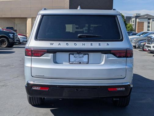 Silver Zynith 2023 Jeep Wagoneer Series II