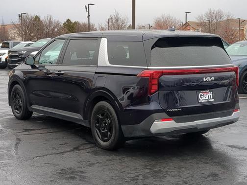 2025 Kia Carnival LXS