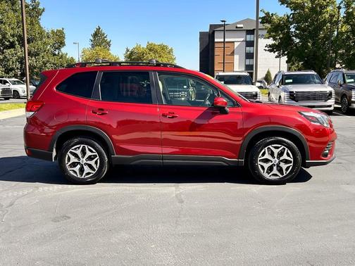 2022 Subaru Forester Premium