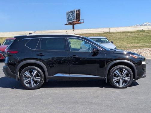 2022 Nissan Rogue SL