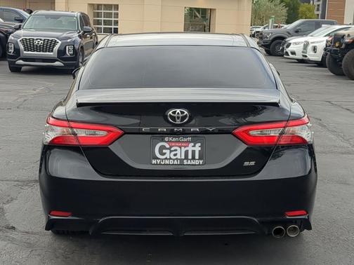 Midnight Black Metallic 2018 Toyota Camry LE