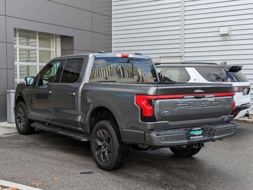 2022 Ford F-150 Lightning LARIAT