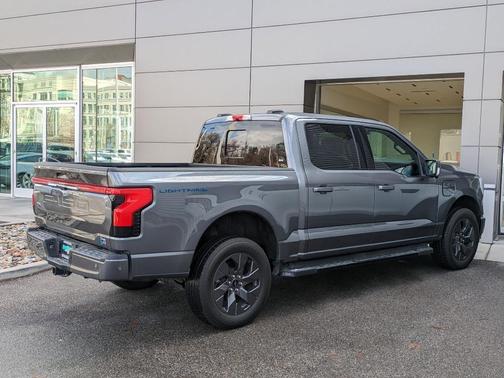 2022 Ford F-150 Lightning LARIAT