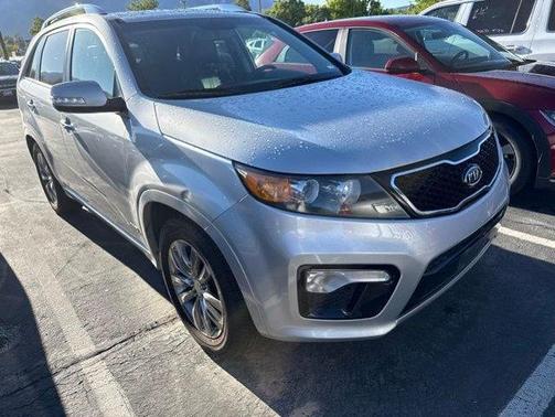 Bright Silver 2013 Kia Sorento SX