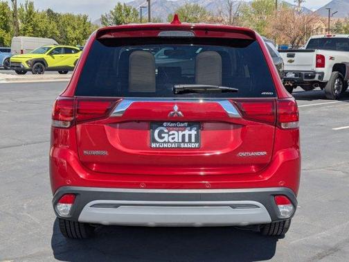Red 2019 Mitsubishi Outlander ES