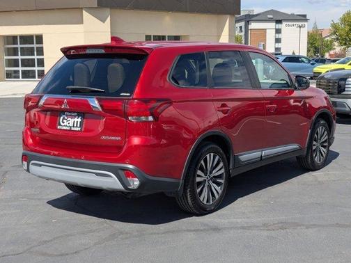 Red 2019 Mitsubishi Outlander ES