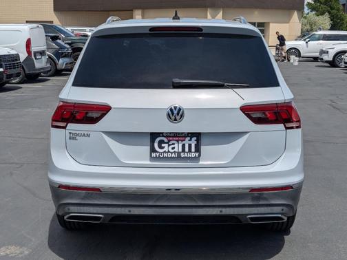 White Silver Metallic 2019 Volkswagen Tiguan 2.0T SEL