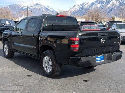 2023 Nissan Frontier SV