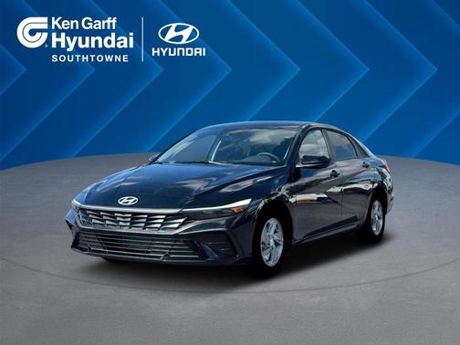 Black 2026 Hyundai ELANTRA SE