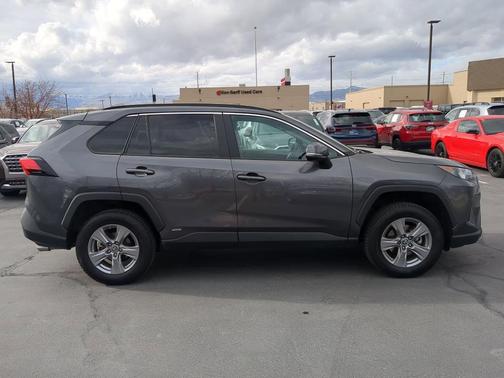 2022 Toyota RAV4 Hybrid LE