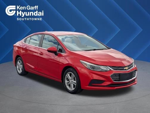 Red 2018 Chevrolet Cruze LT