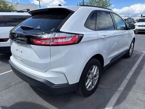Oxford White 2021 Ford Edge SE