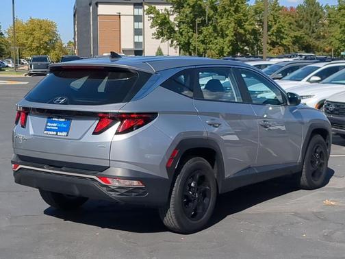 Shimmering Silver 2023 Hyundai TUCSON SE