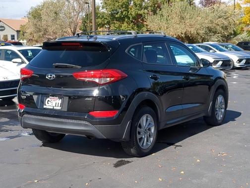 2016 Hyundai TUCSON SE