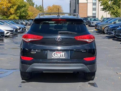 2016 Hyundai TUCSON SE