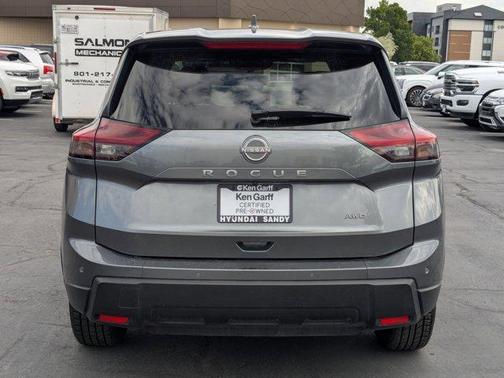 Gun Metallic 2025 Nissan Rogue SV