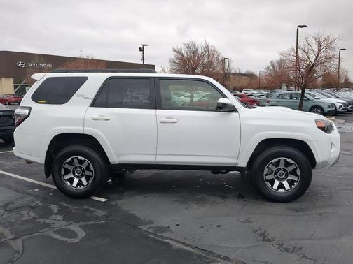 2024 Toyota 4Runner TRD Off Road