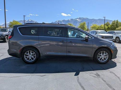 Granite Crystal Clearcoat Metallic 2021 Chrysler Pacifica Touring