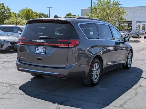 Granite Crystal Clearcoat Metallic 2021 Chrysler Pacifica Touring