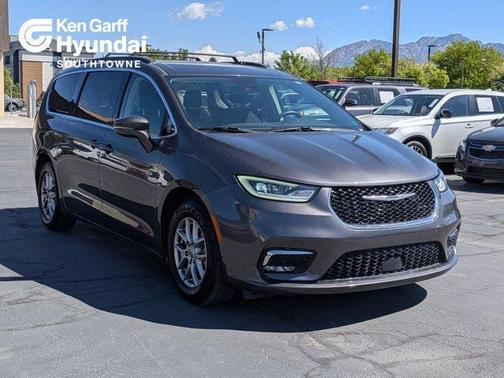 Granite Crystal Clearcoat Metallic 2021 Chrysler Pacifica Touring