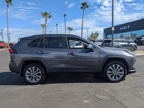 2022 Toyota RAV4 XLE Premium