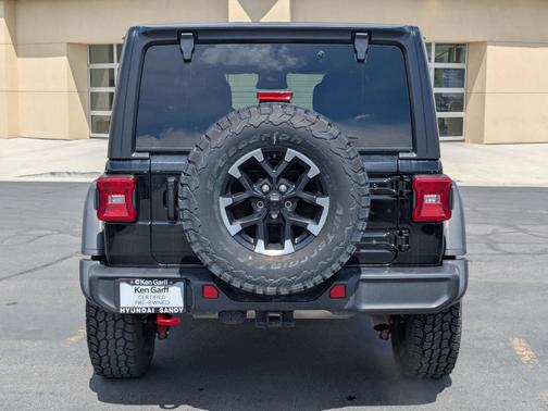 Black Clearcoat 2025 Jeep Wrangler Rubicon