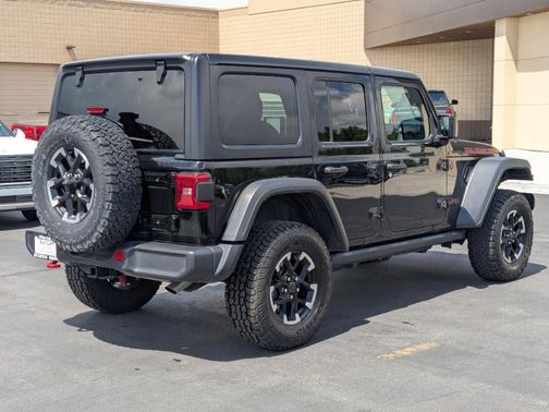 Black Clearcoat 2025 Jeep Wrangler Rubicon