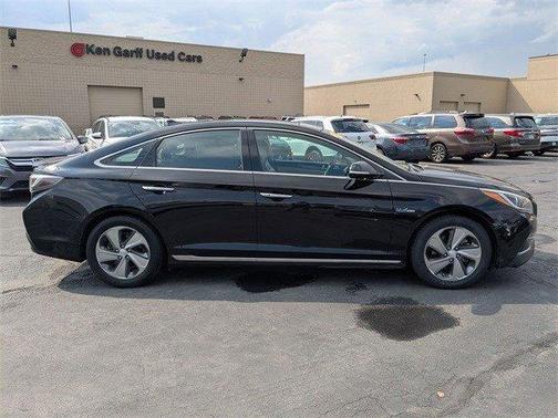 2017 Hyundai SONATA Hybrid Limited
