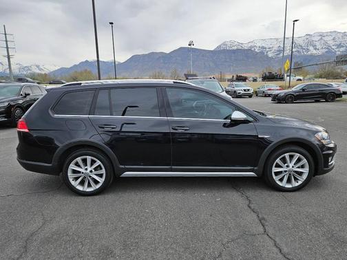 2019 Volkswagen Golf Alltrack TSI S
