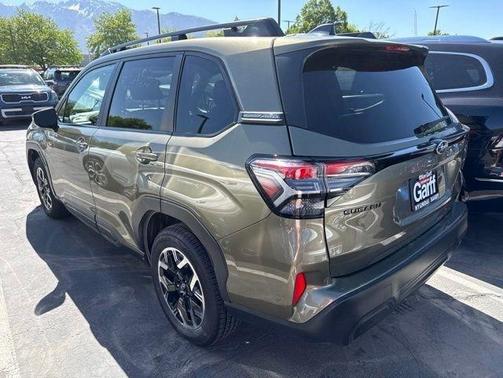 Autumn Green Metallic 2025 Subaru Forester Premium