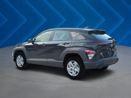 Abyss Black Pearl 2027 Hyundai KONA SE