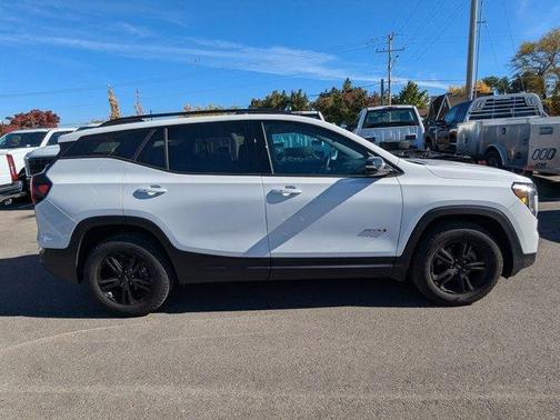 2023 GMC Terrain AT4